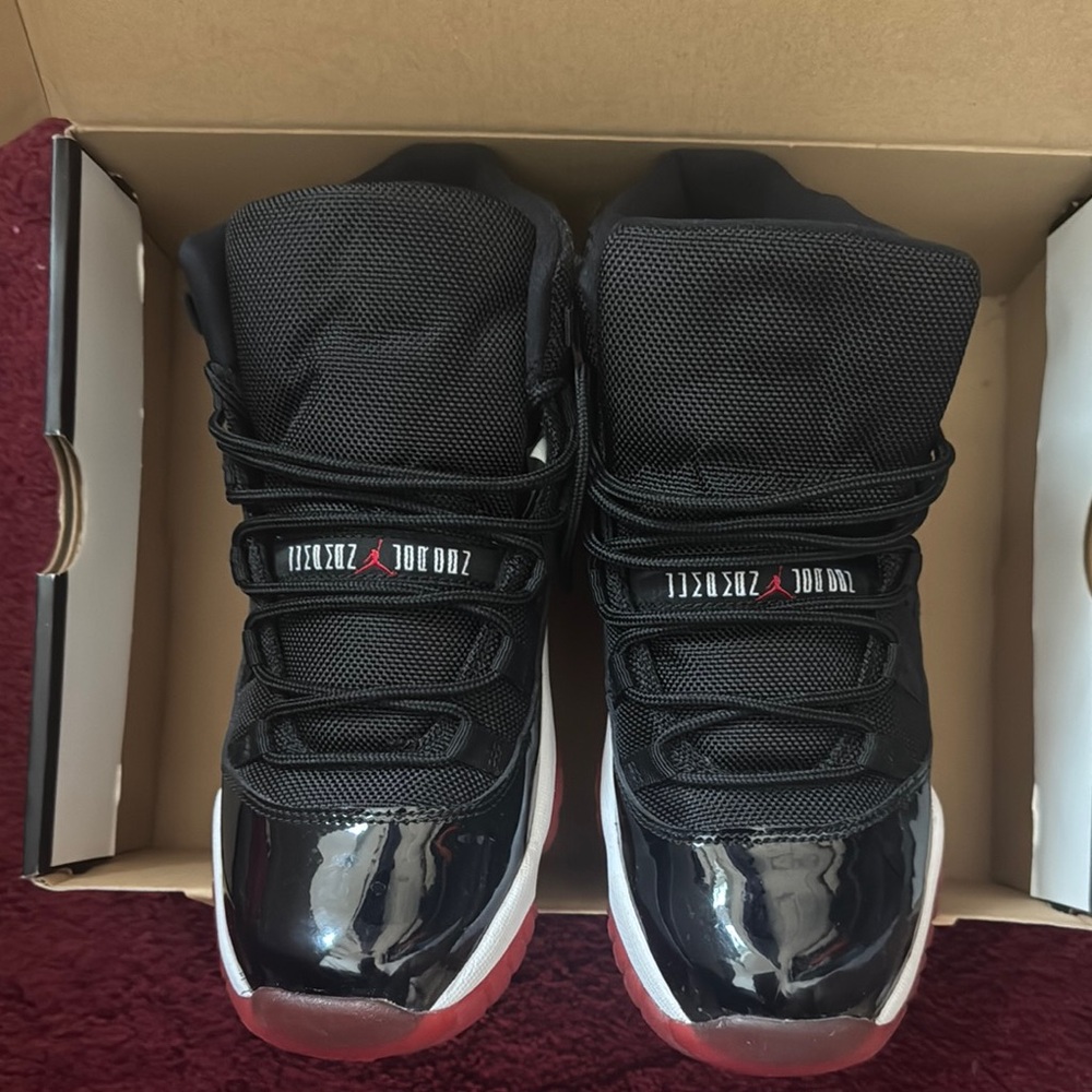 Jordan Black and Red Sneakers with Patent Leather and Air Cushioning - Picture 6 of 8